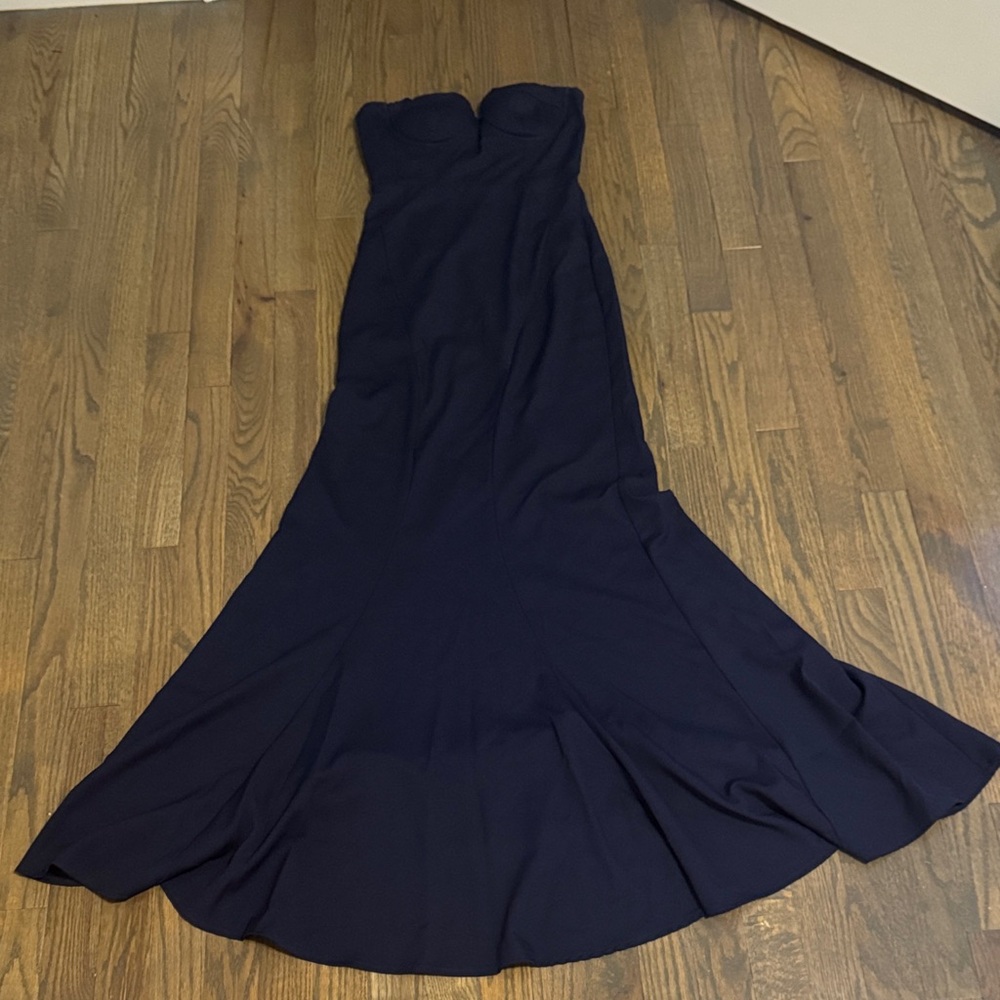 Elegant Navy blue Strapless Evening Gown